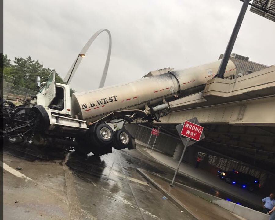 Tanker truck crashes off overpass in downtown St. Louis - WSIL-TV 3