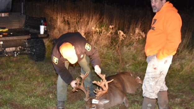 Local Hunter Kills Possible Record Breaking Buck Local Hunter Kills Possible Record Breaking Buck